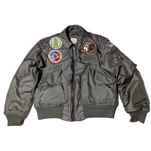 VTG US AIR FORCE CWU-45/P Men Medium Flyers Jacket Vietnam Cold War Vet Patches